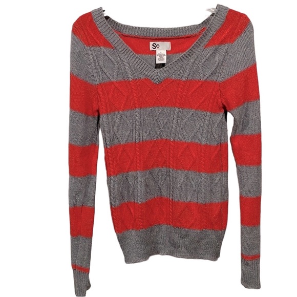 SO Sweaters - Large Juniors sweater